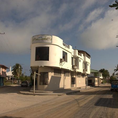Hostal La Isla Del Descanso Puerto Villamil Exterior photo
